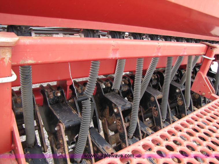 image for item A4682 1999 Sunflower 9431 30' drill