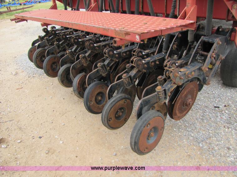 image for item A4682 1999 Sunflower 9431 30' drill