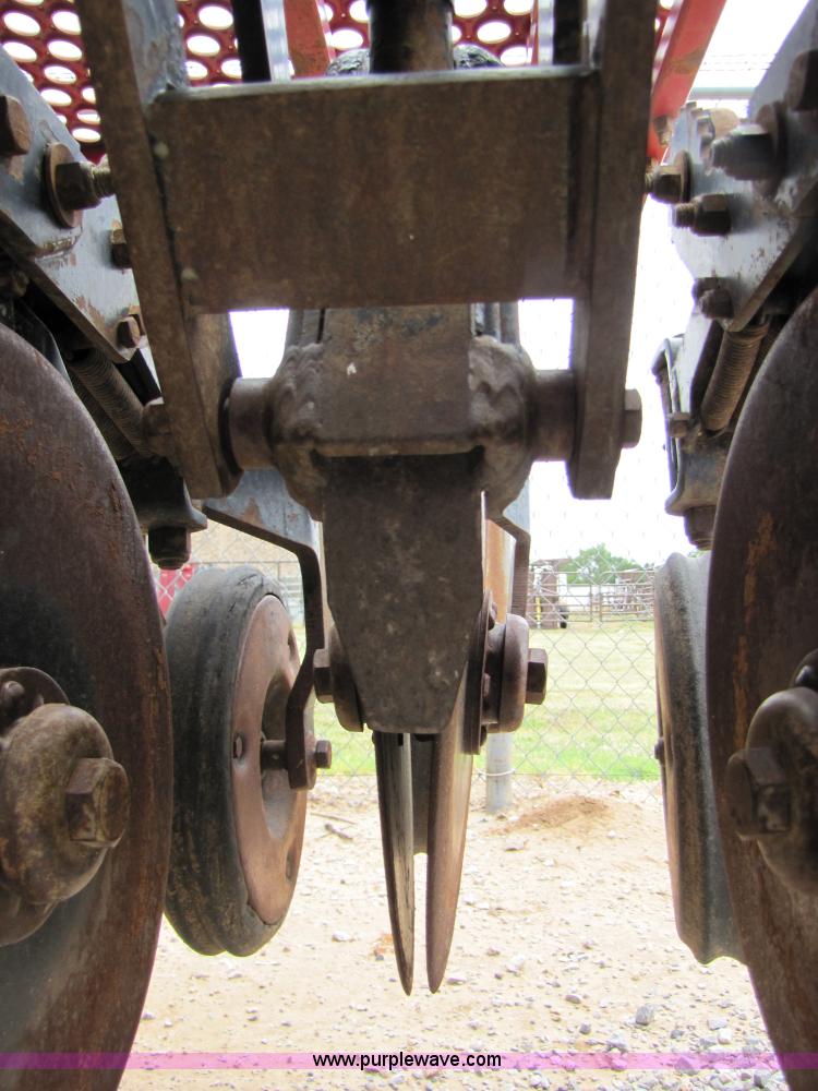 image for item A4682 1999 Sunflower 9431 30' drill