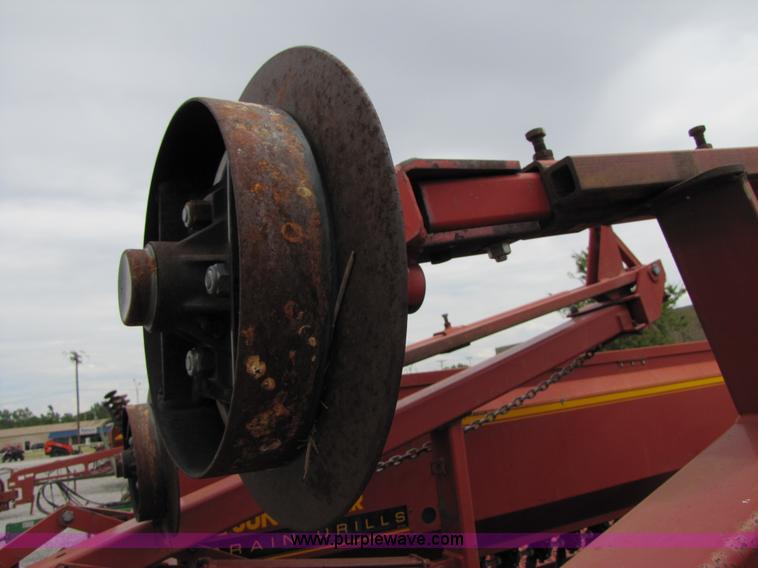 image for item A4682 1999 Sunflower 9431 30' drill