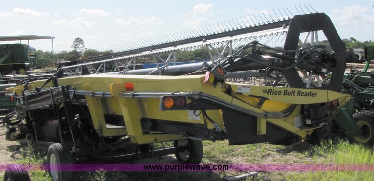 image for item A4693 2007 Honey Bee SP30R 30' draper head