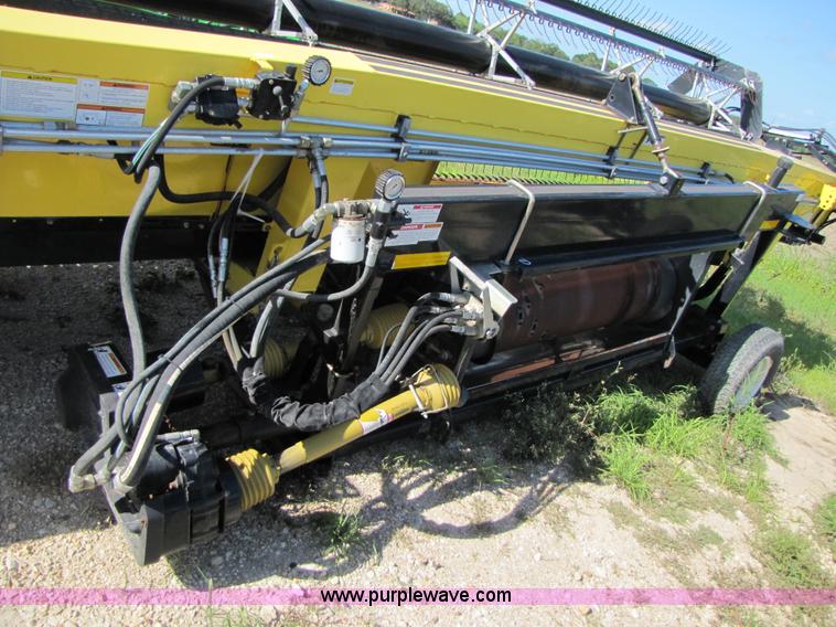 image for item A4693 2007 Honey Bee SP30R 30' draper head