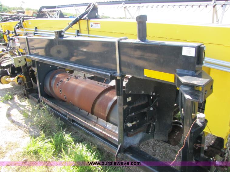 image for item A4693 2007 Honey Bee SP30R 30' draper head