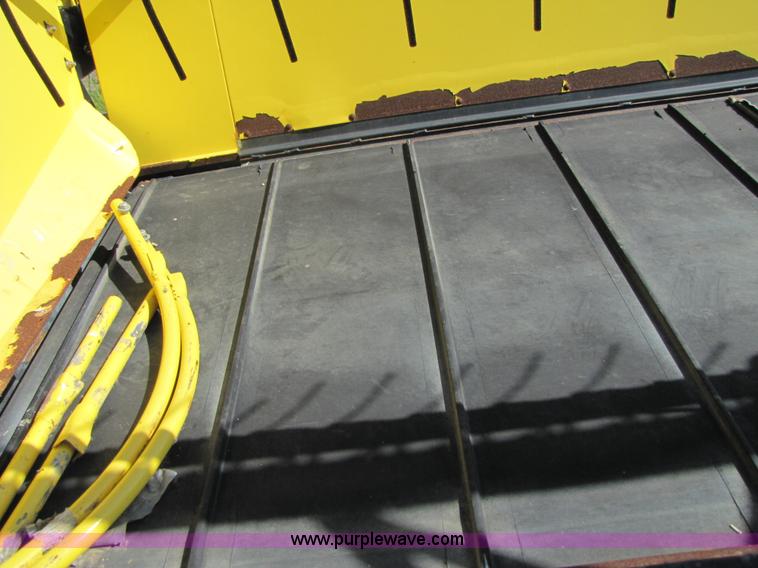 image for item A4693 2007 Honey Bee SP30R 30' draper head