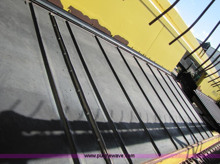 image for item A4693 2007 Honey Bee SP30R 30' draper head