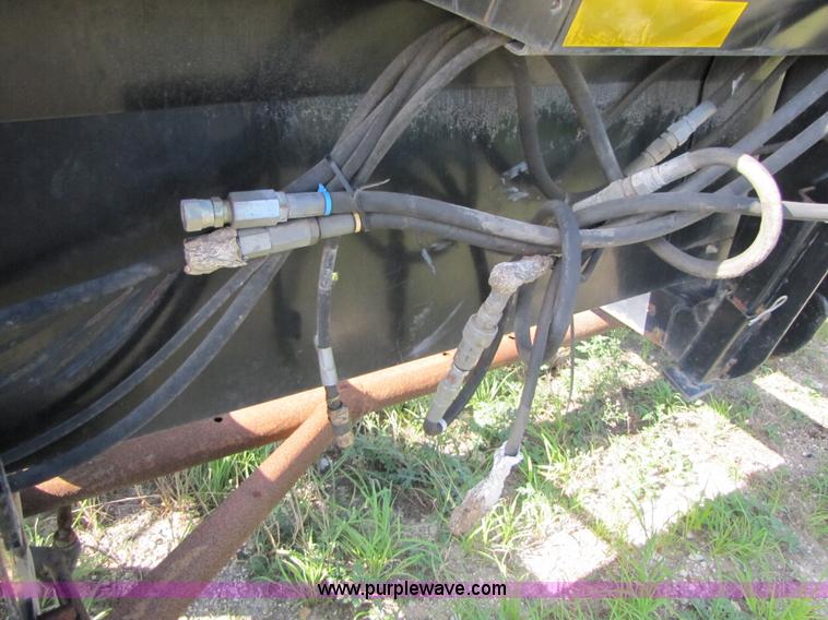 image for item A4694 2002 Mac Don 972 30' draper head