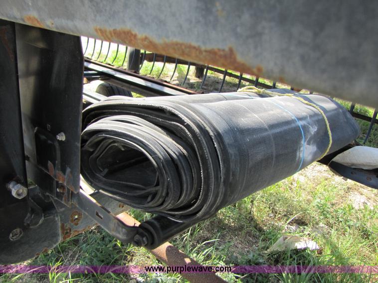 image for item A4694 2002 Mac Don 972 30' draper head