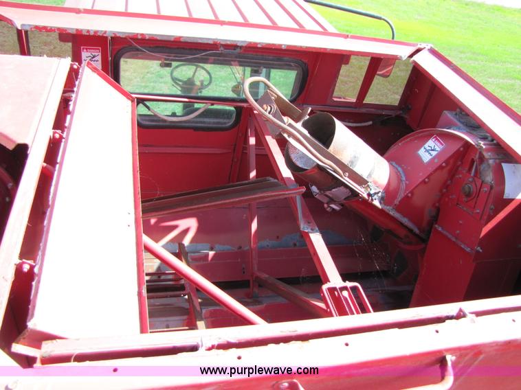 image for item A4697 1998 Case IH 2388 RWA combine