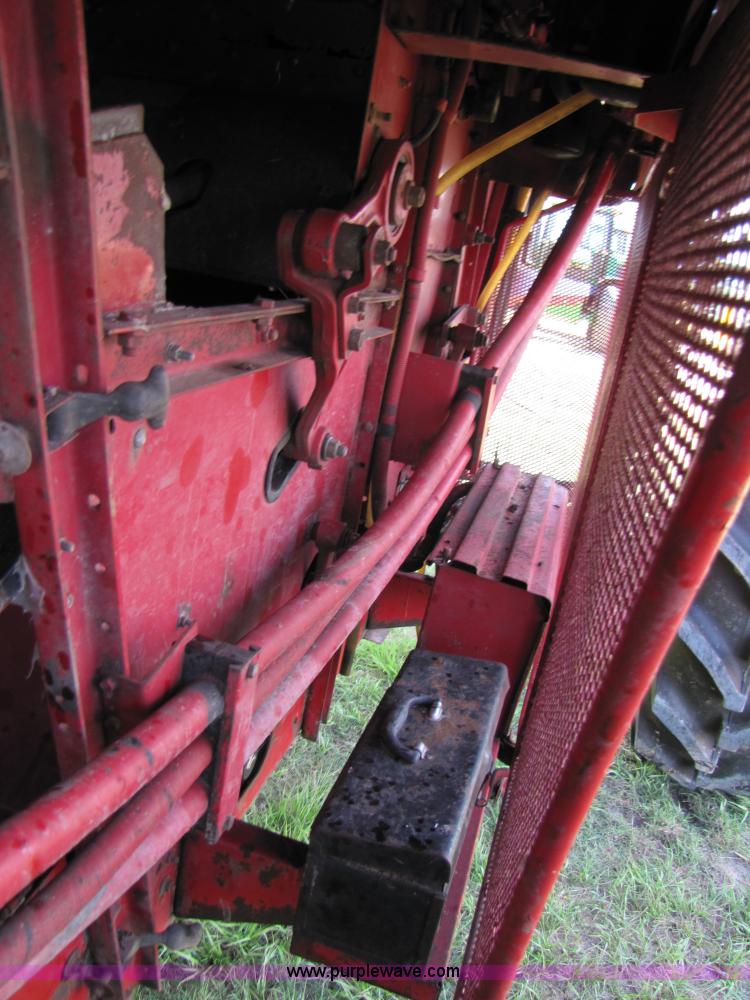 image for item A4698 1998 Case IH 2388 RWA combine