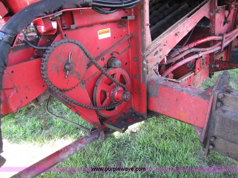 image for item A4698 1998 Case IH 2388 RWA combine