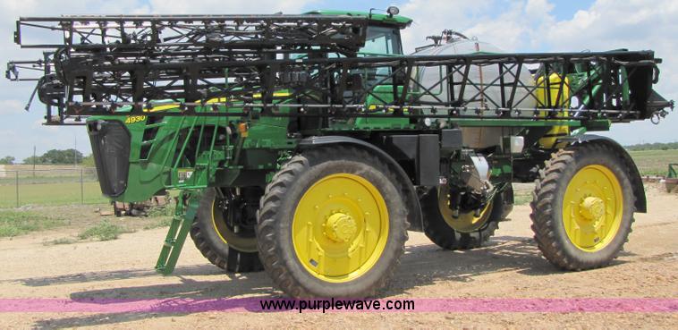 image for item A4699 2008 John Deere 4930 self propelled sprayer