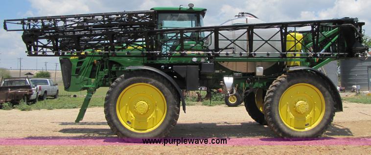 image for item A4699 2008 John Deere 4930 self propelled sprayer