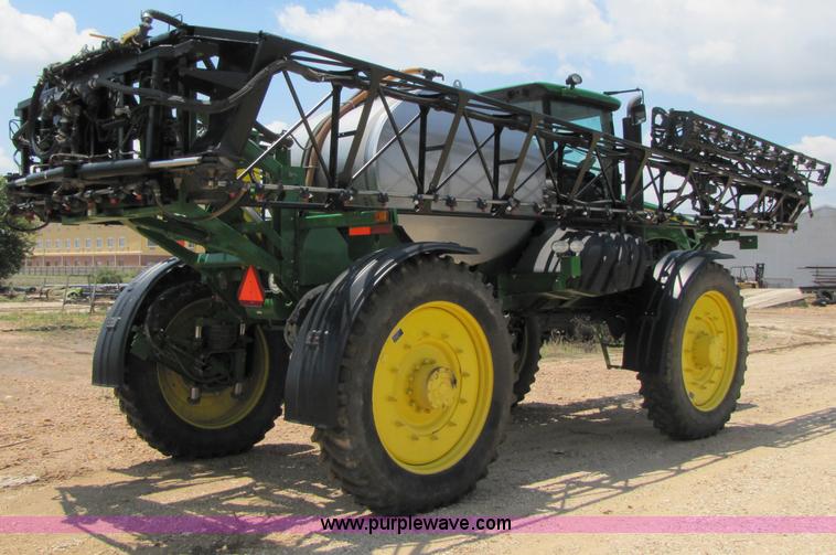 image for item A4699 2008 John Deere 4930 self propelled sprayer