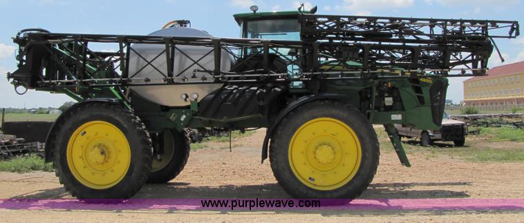 image for item A4699 2008 John Deere 4930 self propelled sprayer
