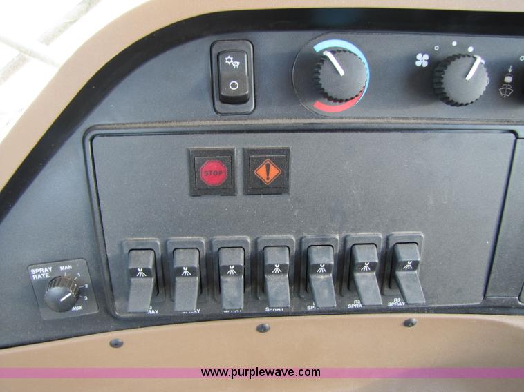 image for item A4699 2008 John Deere 4930 self propelled sprayer