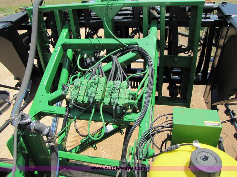 image for item A4699 2008 John Deere 4930 self propelled sprayer