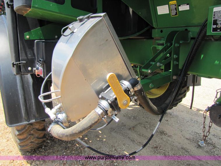 image for item A4699 2008 John Deere 4930 self propelled sprayer