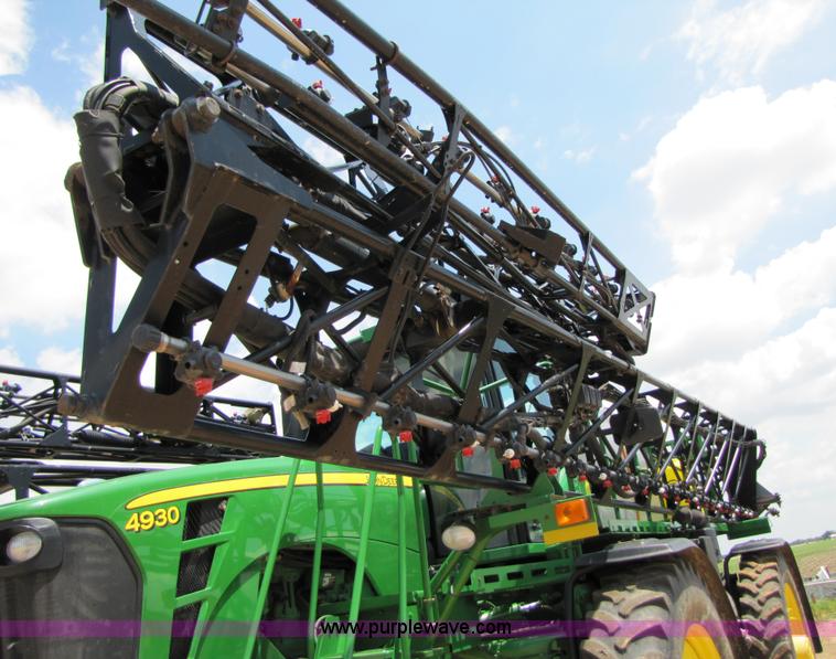 image for item A4699 2008 John Deere 4930 self propelled sprayer