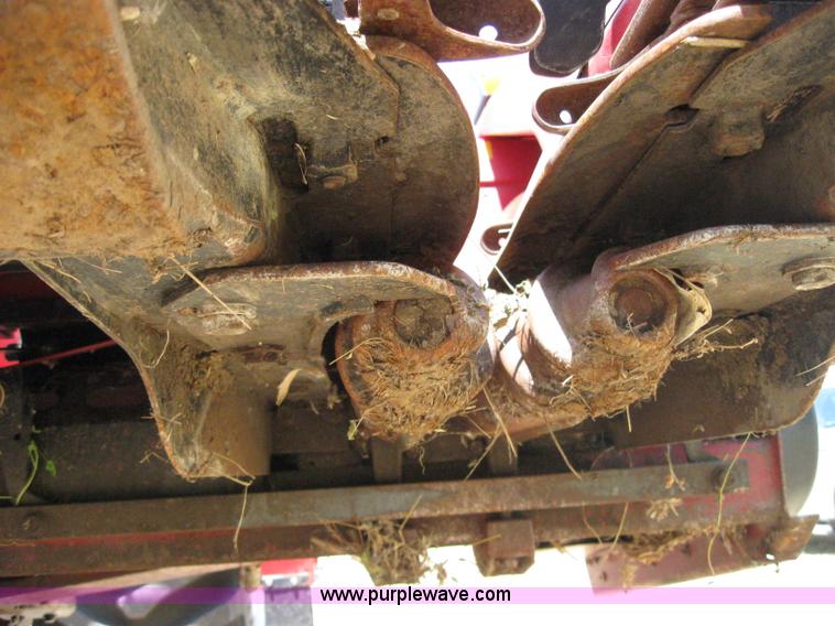 image for item A5173 2002 Case IH 2208 eight row corn head