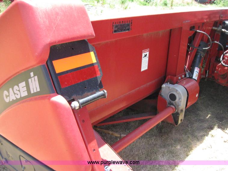 image for item A5173 2002 Case IH 2208 eight row corn head