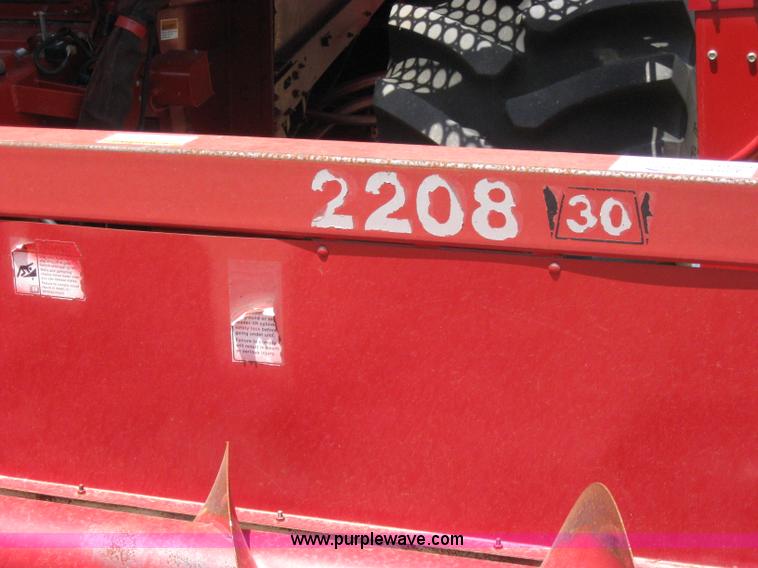 image for item A5173 2002 Case IH 2208 eight row corn head