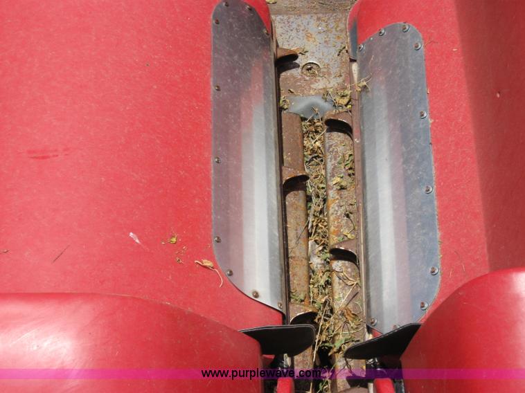 image for item A5173 2002 Case IH 2208 eight row corn head