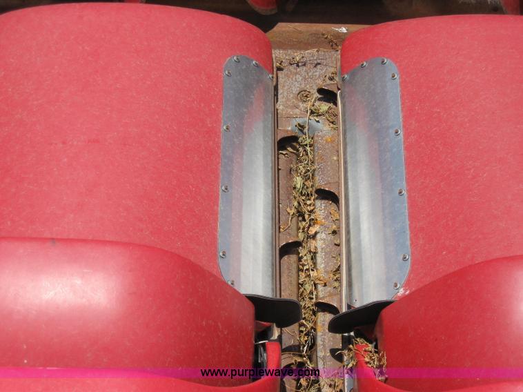 image for item A5173 2002 Case IH 2208 eight row corn head