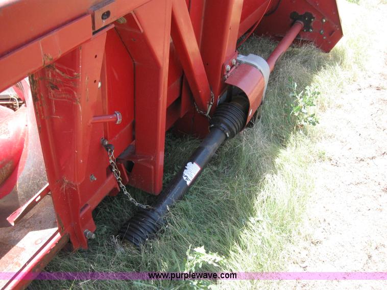 image for item A5173 2002 Case IH 2208 eight row corn head