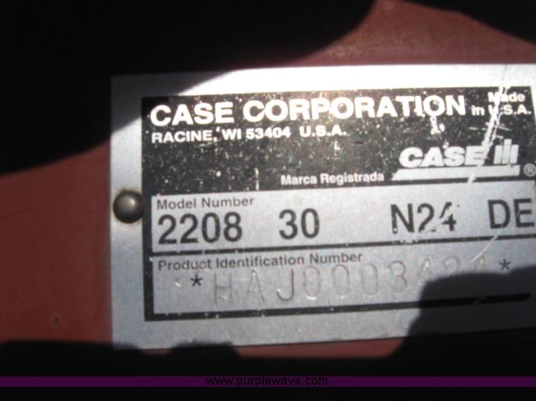image for item A5173 2002 Case IH 2208 eight row corn head