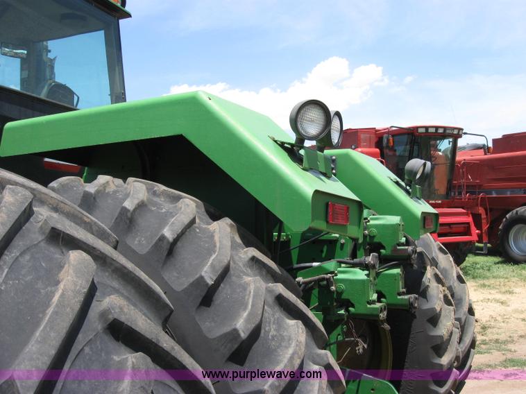 image for item A5174 1990 John Deere 8760 4WD tractor