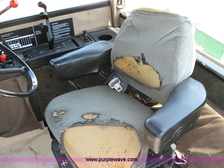 image for item A5174 1990 John Deere 8760 4WD tractor