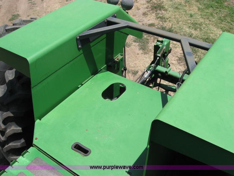 image for item A5174 1990 John Deere 8760 4WD tractor