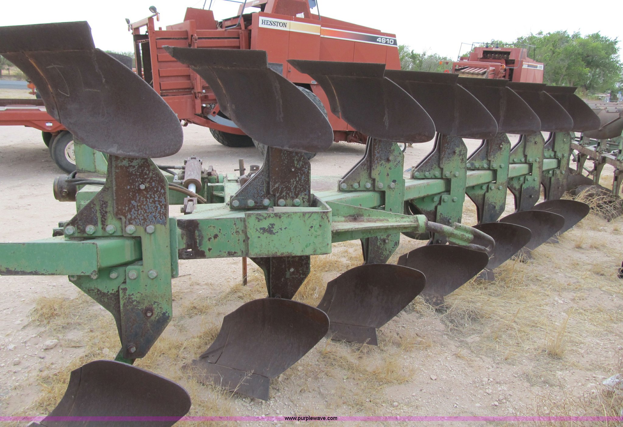 John Deere sevenbottom reversible breaking plow in Seminole, TX Item