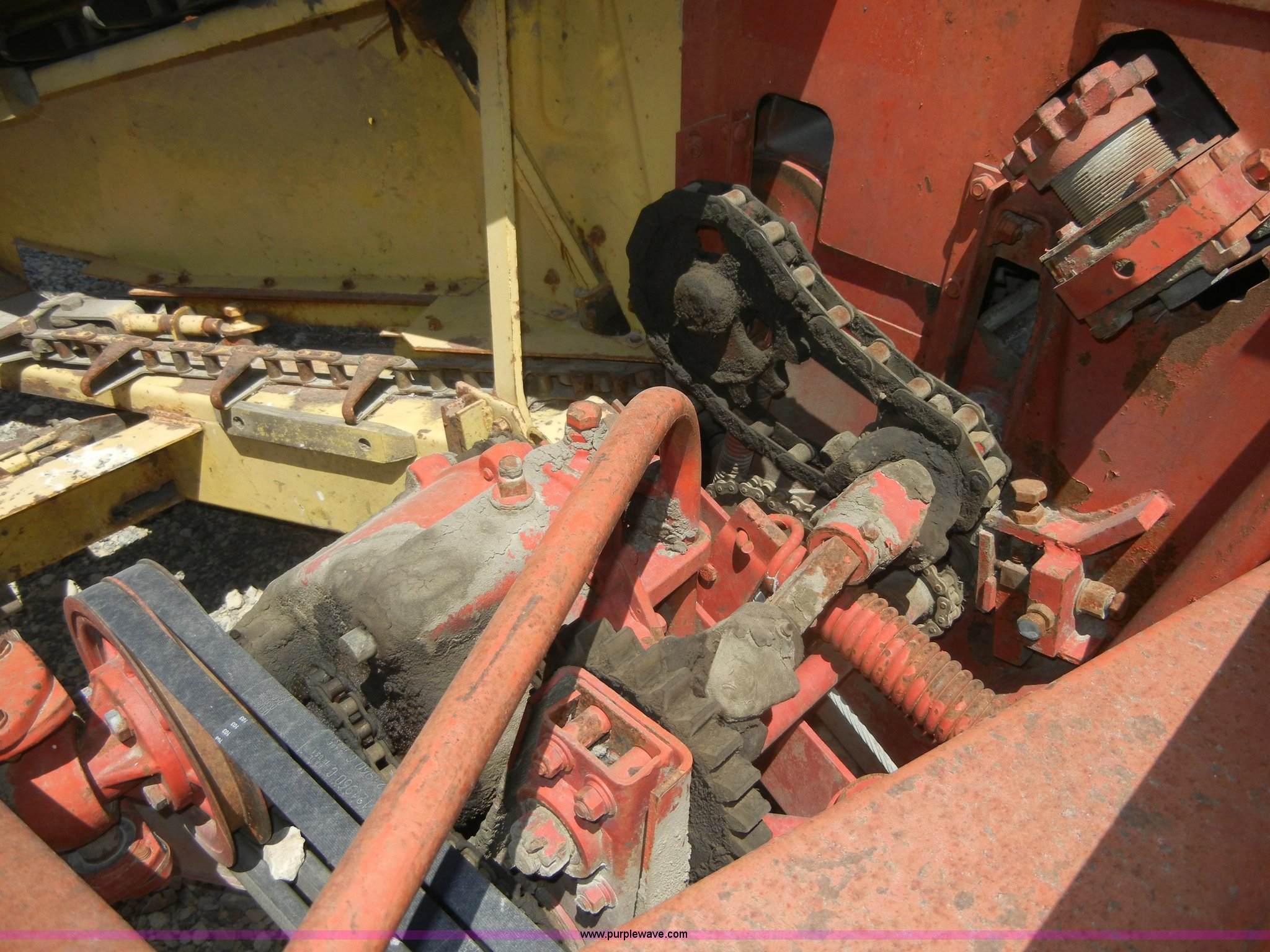 New Holland 717 forage harvester in Wamego, KS Item A9801 sold Purple Wave