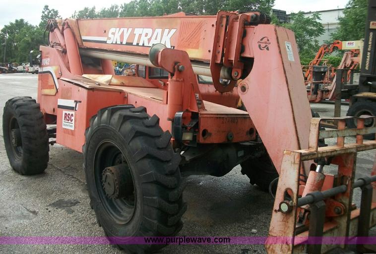 image for item A1002 1999 JLG SkyTrak 8042 boom lift