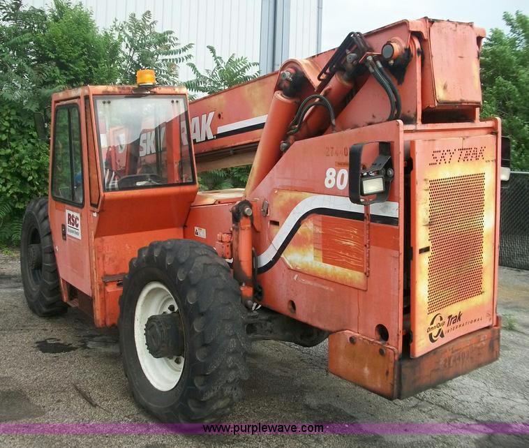 image for item A1002 1999 JLG SkyTrak 8042 boom lift