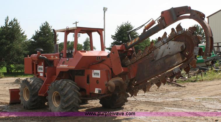 image for item A2000 Ditch Witch R100J trencher
