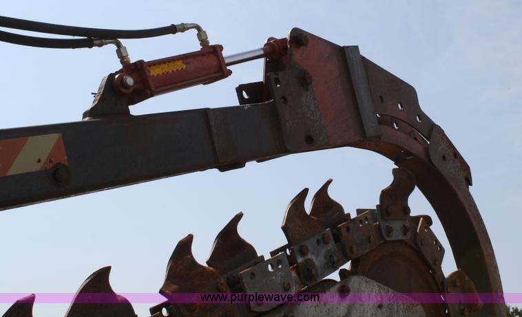 image for item A2000 Ditch Witch R100J trencher