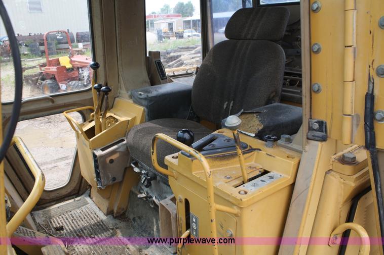 image for item A2002 1992 Caterpillar 943 track loader