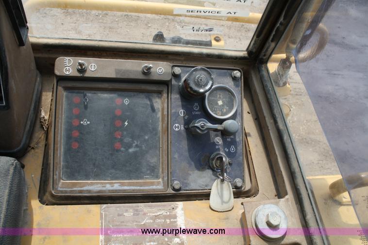 image for item A2002 1992 Caterpillar 943 track loader