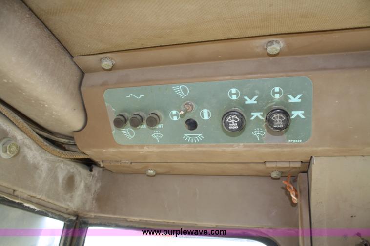 image for item A2002 1992 Caterpillar 943 track loader