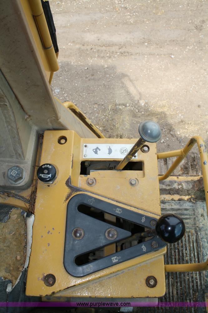 image for item A2002 1992 Caterpillar 943 track loader