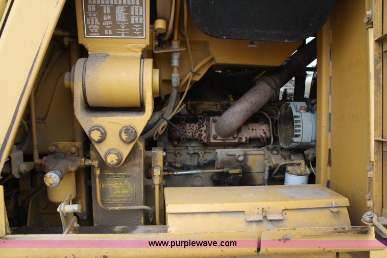 image for item A2002 1992 Caterpillar 943 track loader