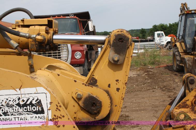 image for item A2002 1992 Caterpillar 943 track loader