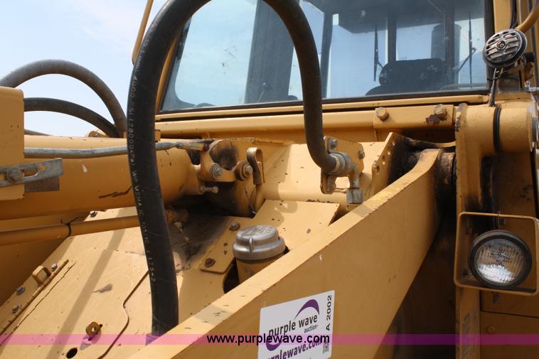 image for item A2002 1992 Caterpillar 943 track loader