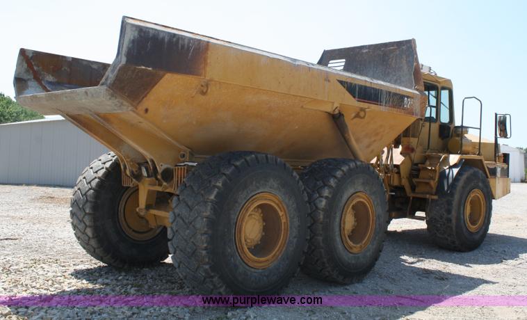 image for item A2093 1994 Caterpillar D250D articulating dump truck