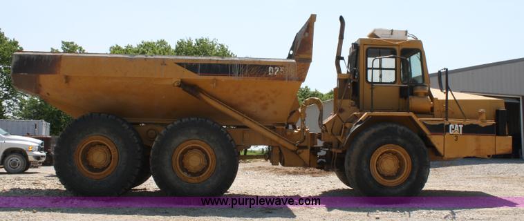 image for item A2093 1994 Caterpillar D250D articulating dump truck