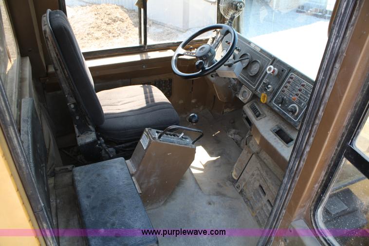 image for item A2093 1994 Caterpillar D250D articulating dump truck