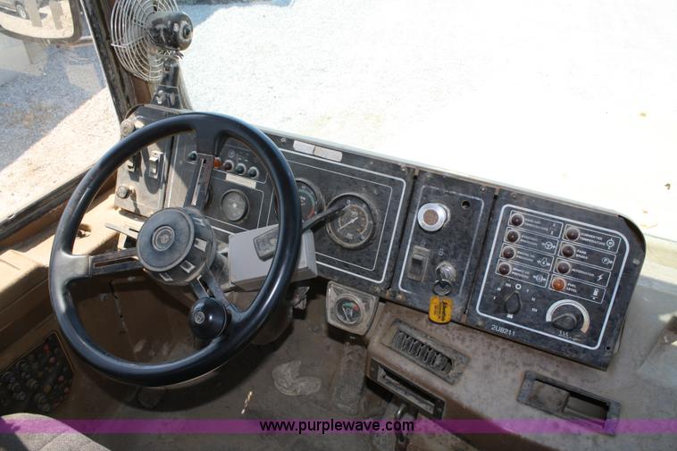 image for item A2093 1994 Caterpillar D250D articulating dump truck