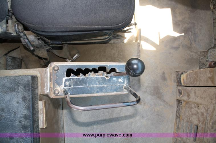 image for item A2093 1994 Caterpillar D250D articulating dump truck